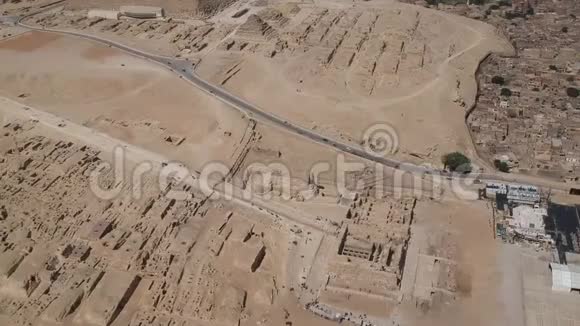 埃及开罗附近吉萨大狮身人面像的镜头视频的预览图