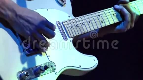 吉他独奏视频的预览图