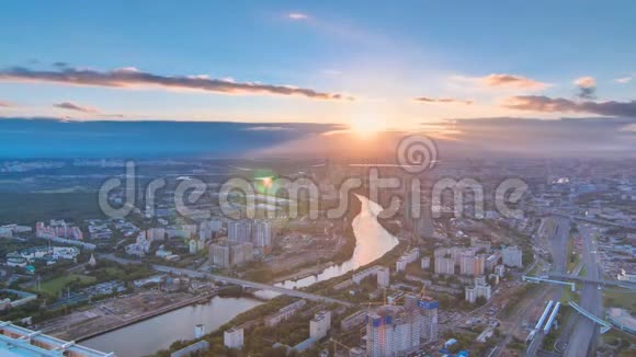 日落时分莫斯科市区的空中俯视图从莫斯科商业中心的观察平台视频的预览图