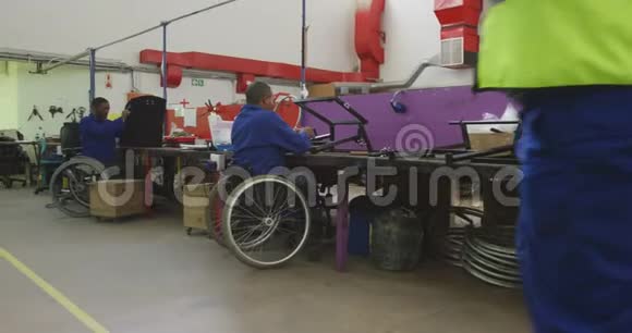 工作中的残疾人视频的预览图