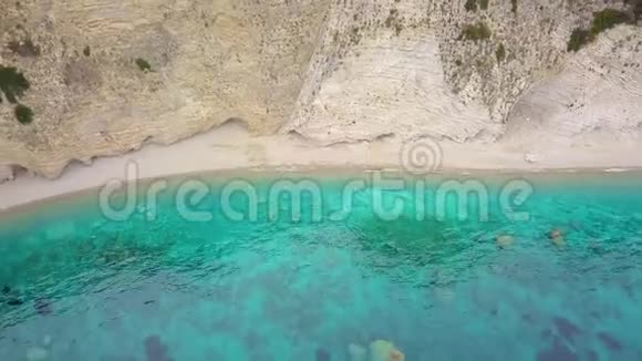 在希腊科孚岛的天堂海滩飞行视频的预览图