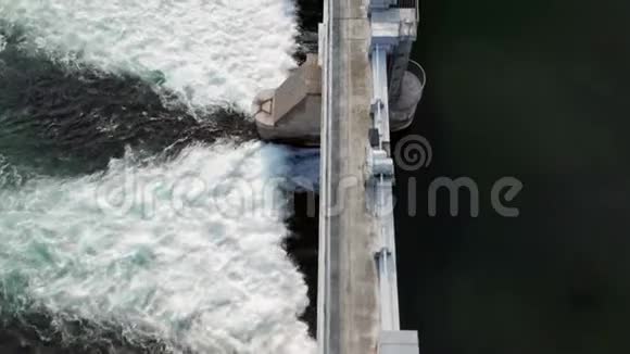大坝空中景观视频的预览图