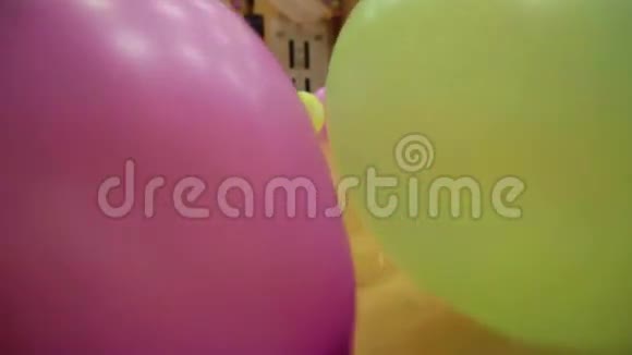 气球派对视频的预览图