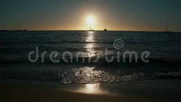 伊比萨在海上日落视频的预览图