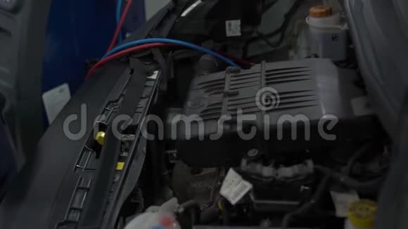 汽车引擎盖视频的预览图