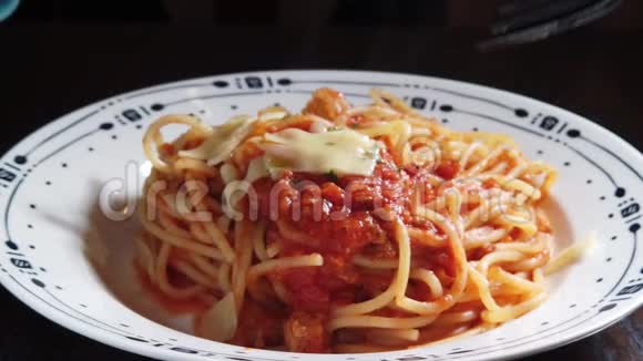 意大利面条奶酪波洛尼斯视频的预览图