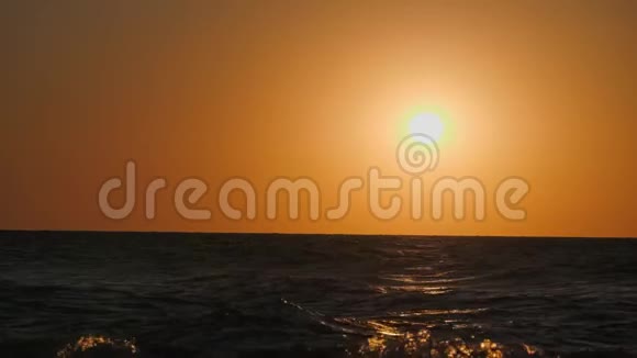 海上的红日落视频的预览图