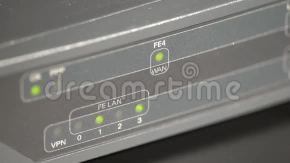 网络路由器上的端口LED视频的预览图