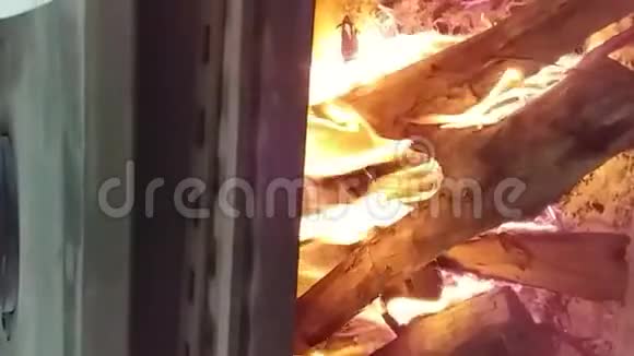 燃烧之火的视频视频的预览图