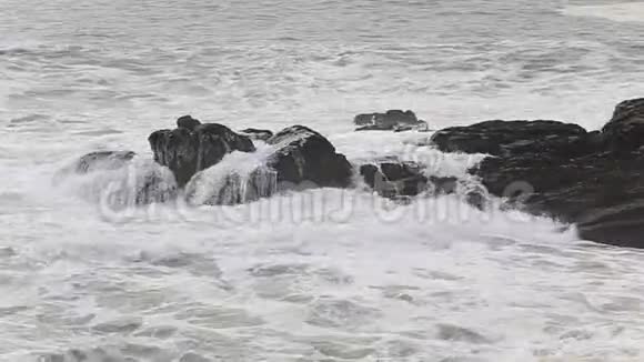 布列塔尼的波浪视频的预览图