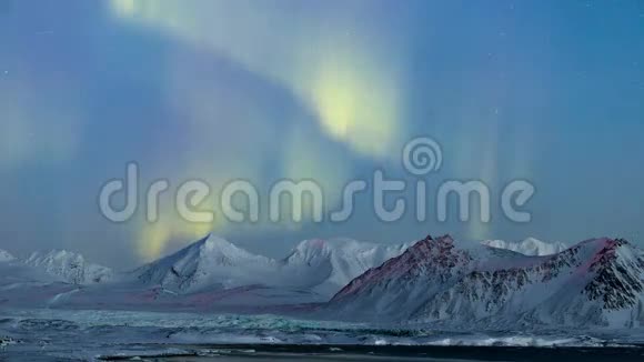 北极山景观北极光斯瓦尔巴群岛视频的预览图