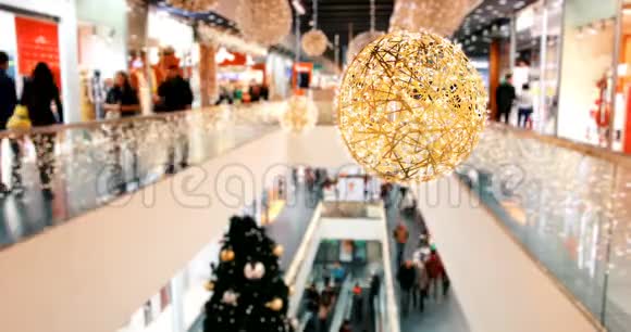 黑色星期五大减价的圣诞购物中心视频的预览图