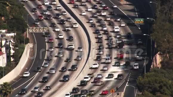 洛杉矶101高速公路交通HD视频的预览图