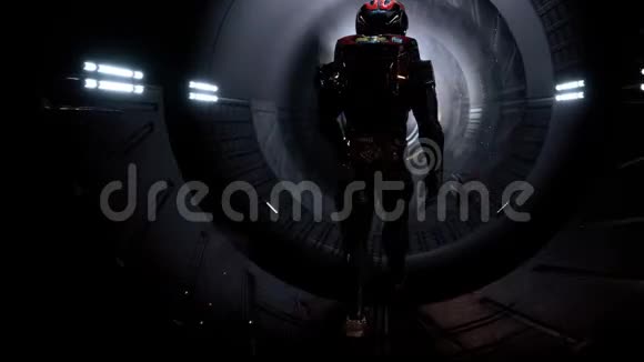 宇航员穿过一条充满火花和烟雾的未来科学Fi隧道这是室内景观视频的预览图