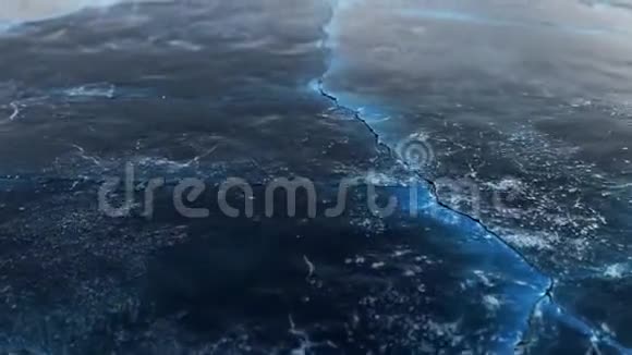 冰的表面视频的预览图