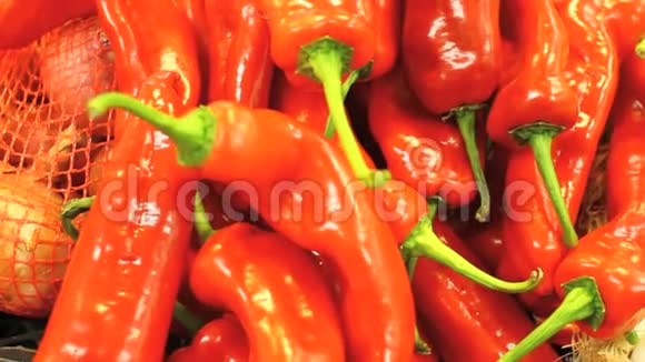 红辣椒在市场上视频的预览图
