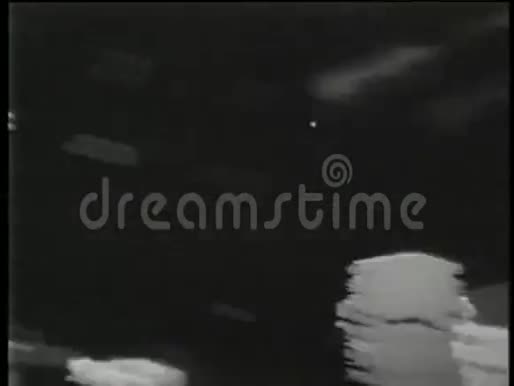 蒙太奇霓虹灯广告牌纽约市1930年代视频的预览图
