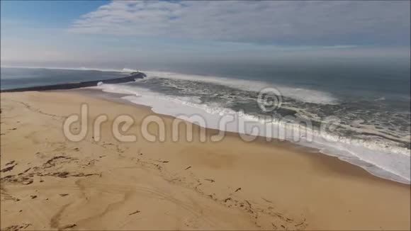 克拉丽达德菲盖拉达福兹的海滩视频的预览图