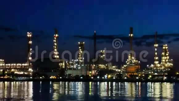 炼油厂视频的预览图