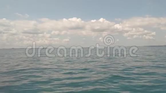海洋中的地平线视频的预览图