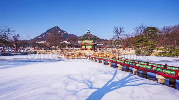 韩国首尔京畿宫时差冬雪视频的预览图