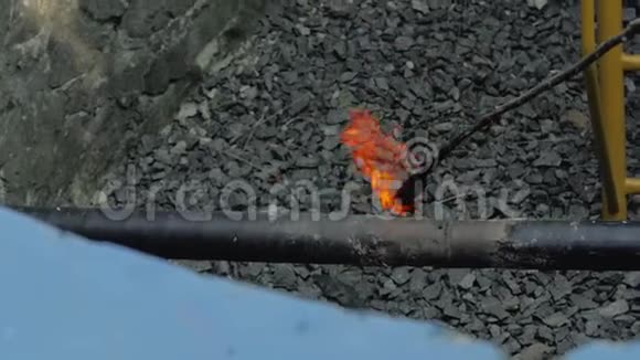 煤气管道点火视频的预览图