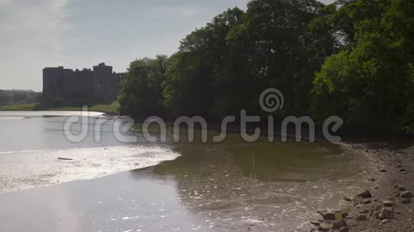 湖边的城堡视频的预览图