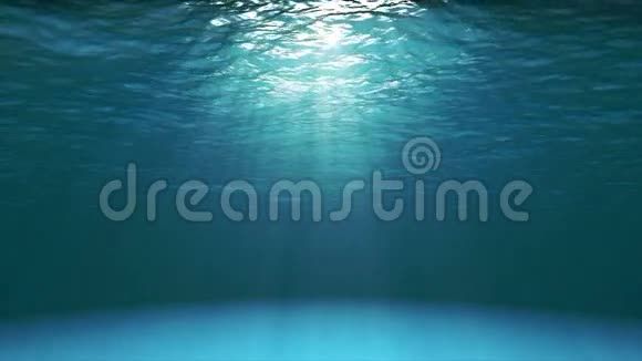 从水下看到深蓝色海洋表面4k视频视频的预览图