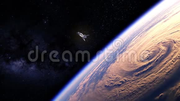 航天飞机飞越地球视频的预览图