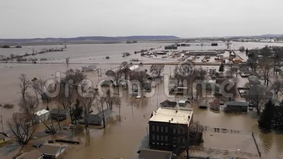爱荷华州太平洋交界处的小镇完全淹没在2019年3月的洪水中视频的预览图