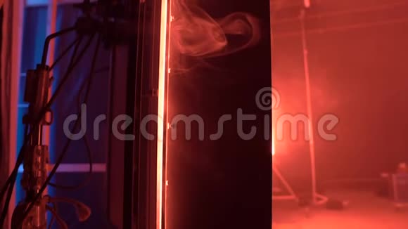 烟雾和工作室灯视频的预览图