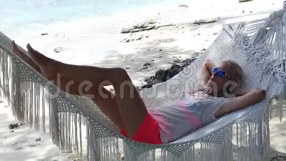 吊床在热带放松视频的预览图