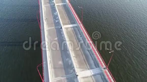 德尼普罗乌克兰新桥维修天桥视频的预览图