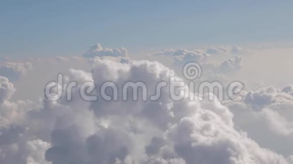 在云间飞翔视频的预览图