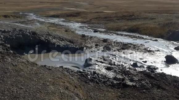 泥火山爆发视频的预览图