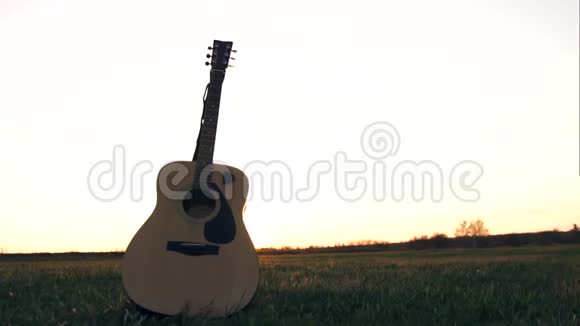 声吉他在现场视频的预览图