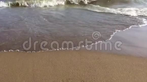 海浪的足迹视频的预览图