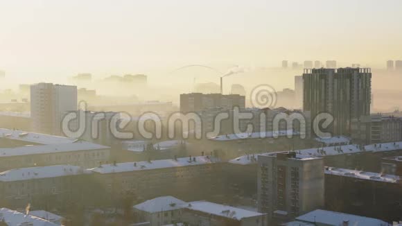 城市上空的雾霾视频的预览图