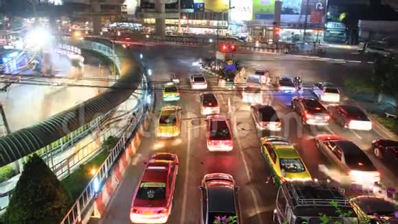 城市交通堵塞夜晚时间流逝视频的预览图