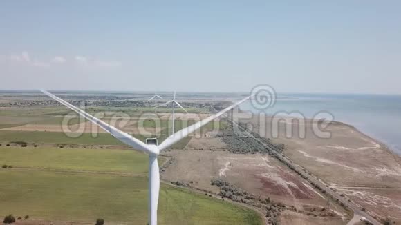 风力涡轮机从一个高度视频的预览图