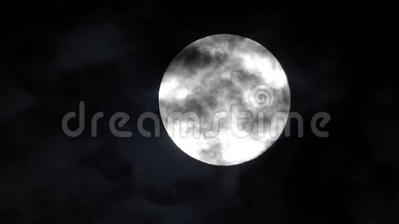 云后的月亮视频的预览图
