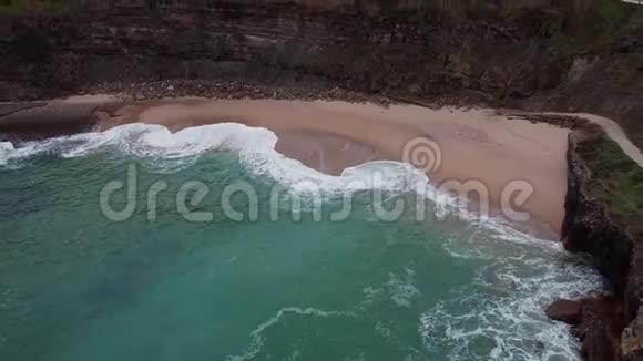 埃里西拉的科科斯海滩视频的预览图