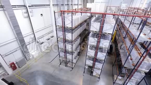 仓库装满货物视频的预览图