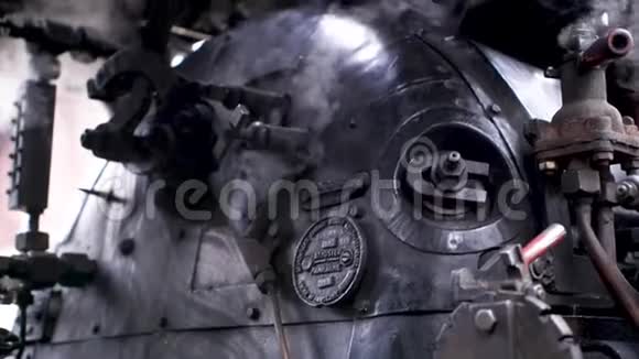 蒸汽机正在进行中视频的预览图