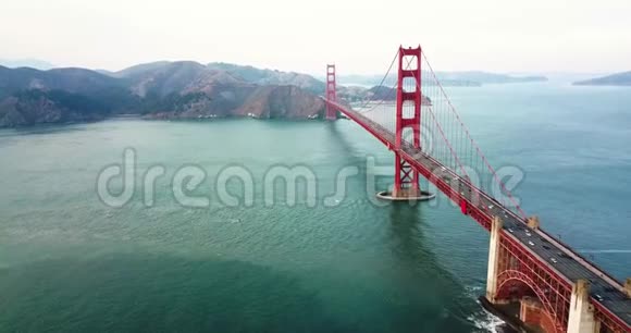 美国旧金山金门大桥鸟瞰图视频的预览图