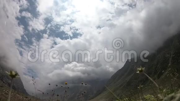 喜马拉雅山的山云时间推移视频的预览图