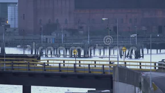 工业海湾的码头视频的预览图