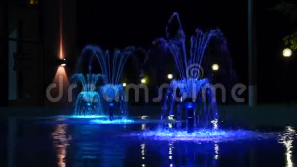 夜光喷泉视频的预览图