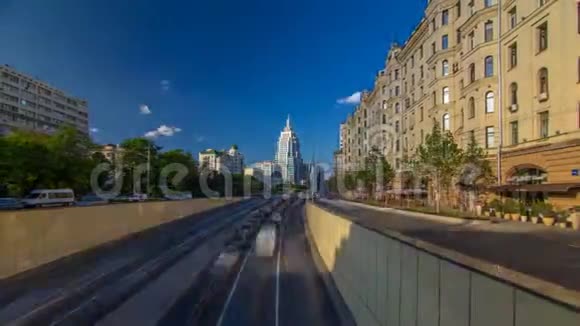 俄罗斯莫斯科花园凯旋大街延时超快车视频的预览图