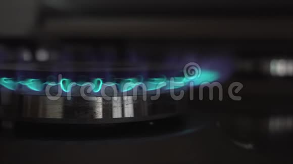 煤气炉顶部燃烧器视频的预览图